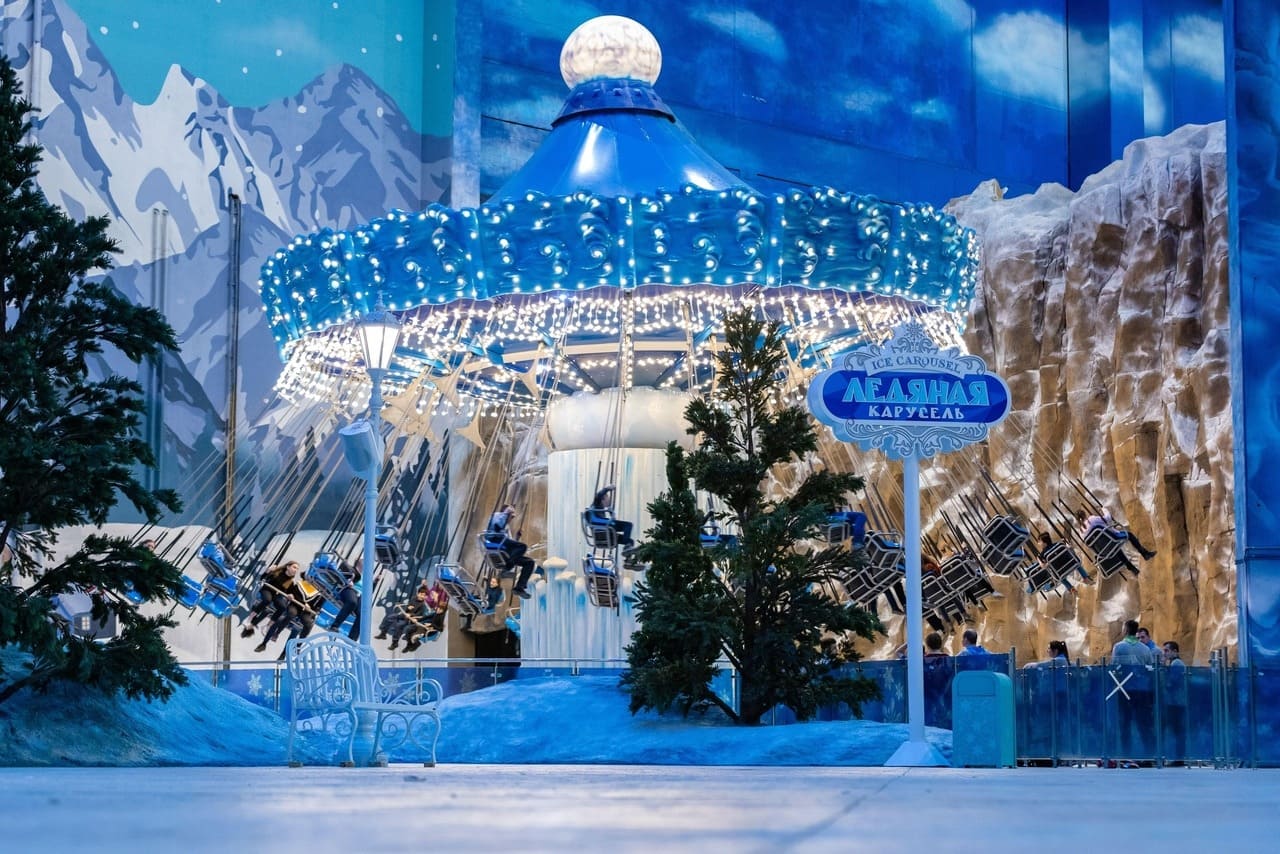 Новогодние праздники 2024 с детьми в Москве: 6 мест, которые стоит посетить - Вызов Деда Мороза и Снегурочки 2024