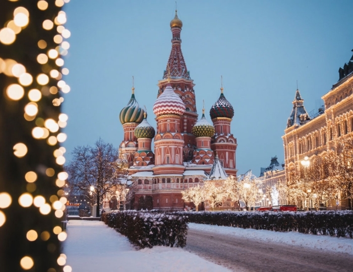 Куда сходить в Москве в январе - Вызов Деда Мороза и Снегурочки 2025-2026